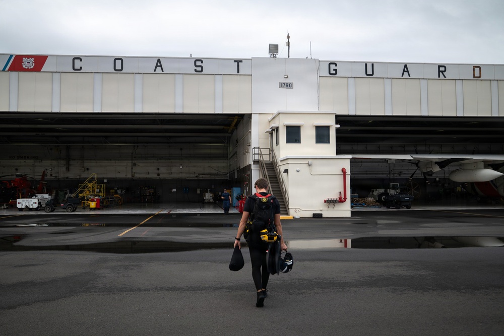 Coast Guard conducts overflights of impacted areas following flash floods on Oahu