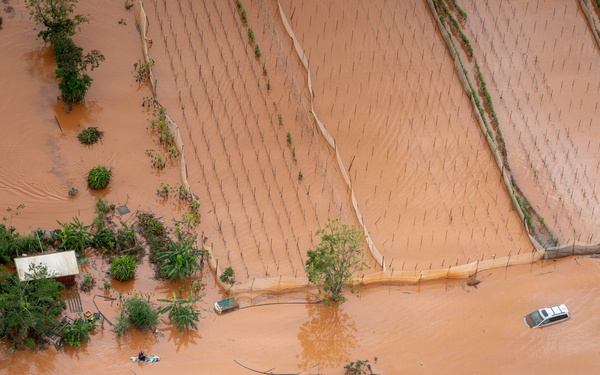 Army Black Hawk Crew Documents Storm-Damaged Infrastructure