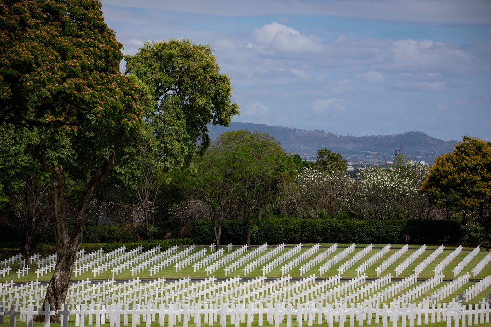 U.S. 7th Fleet Participates in Wreath Laying Ceremony at Manila American Cemetery and Memorial