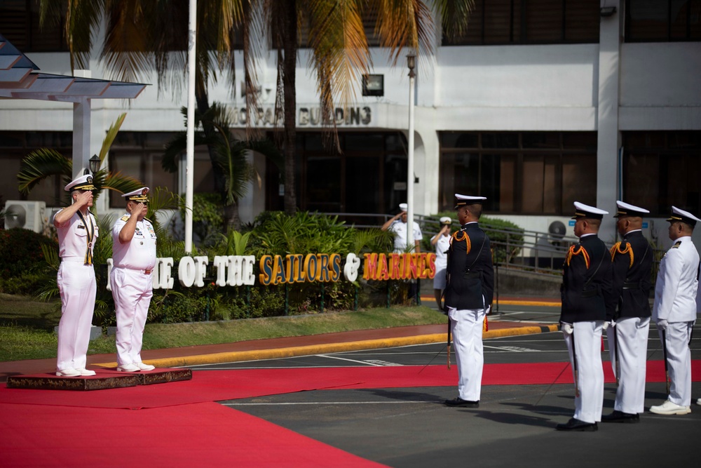 Commander, U.S. 7th Fleet visits Philippine Navy, Philippine Coast Guard Leadership