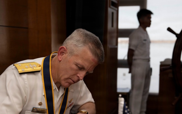Commander, U.S. 7th Fleet visits Philippine Navy, Philippine Coast Guard Leadership