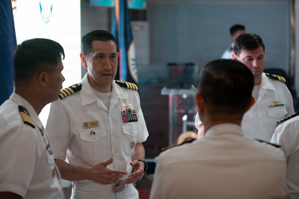 Commander, U.S. 7th Fleet visits Philippine Navy, Philippine Coast Guard Leadership