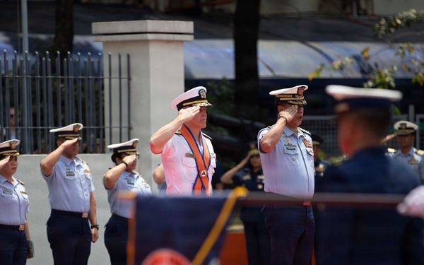 Commander, U.S. 7th Fleet visits Philippine Navy, Philippine Coast Guard Leadership