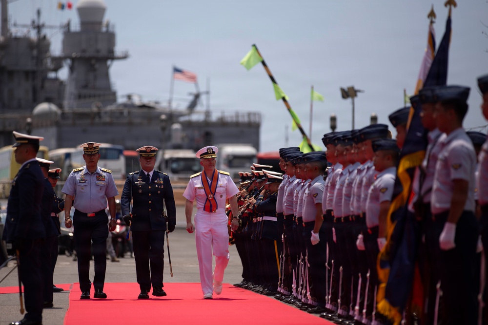 Commander, U.S. 7th Fleet visits Philippine Navy, Philippine Coast Guard Leadership