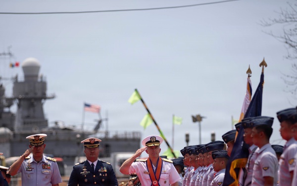 Commander, U.S. 7th Fleet visits Philippine Navy, Philippine Coast Guard Leadership