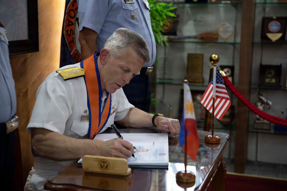 Commander, U.S. 7th Fleet visits Philippine Navy, Philippine Coast Guard Leadership
