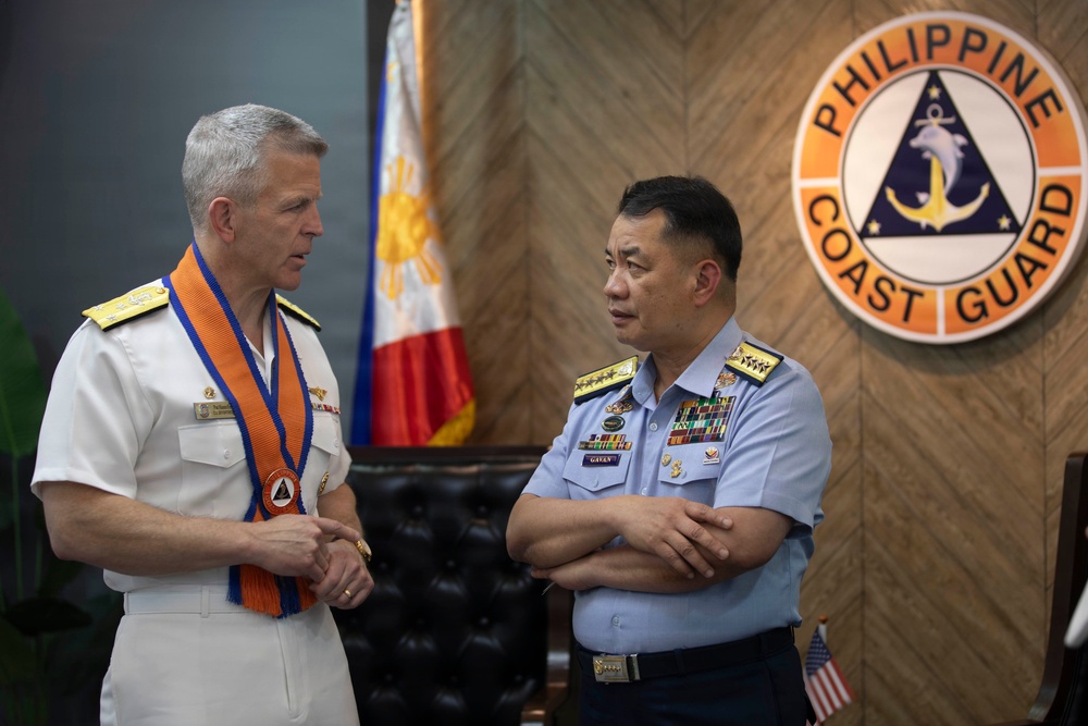 Commander, U.S. 7th Fleet visits Philippine Navy, Philippine Coast Guard Leadership