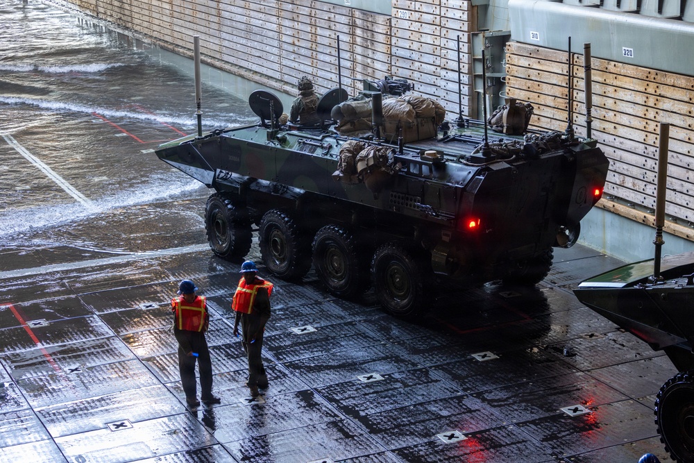 11th MEU Marines, Sailors Conduct Well-Deck Operations Aboard USS Comstock