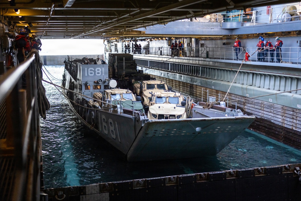 11th MEU Marines, Sailors Conduct Well-Deck Operations Aboard USS Comstock