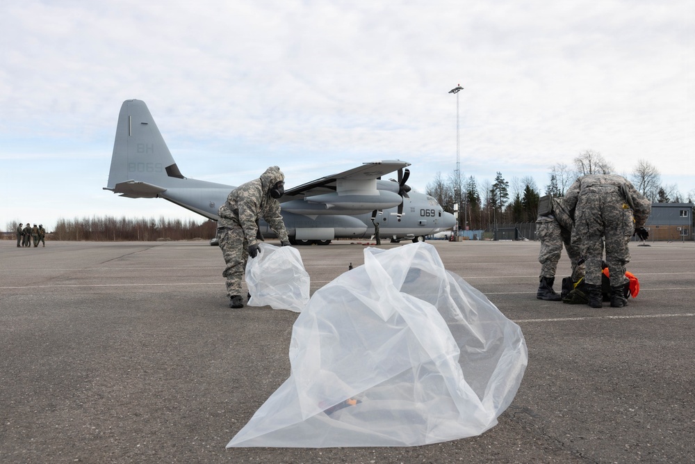 CORE26 | U.S. Marines with VMGR-252 and MWSS-273 conduct CBRN drills in Norway