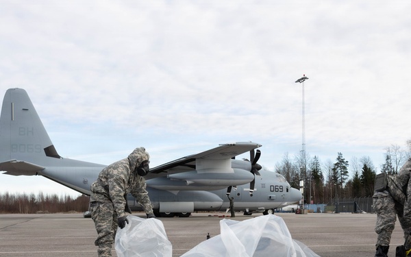 CORE26 | U.S. Marines with VMGR-252 and MWSS-273 conduct CBRN drills in Norway