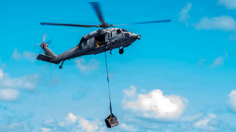 USS Tripoli Sailors Conducts Vertrep Training