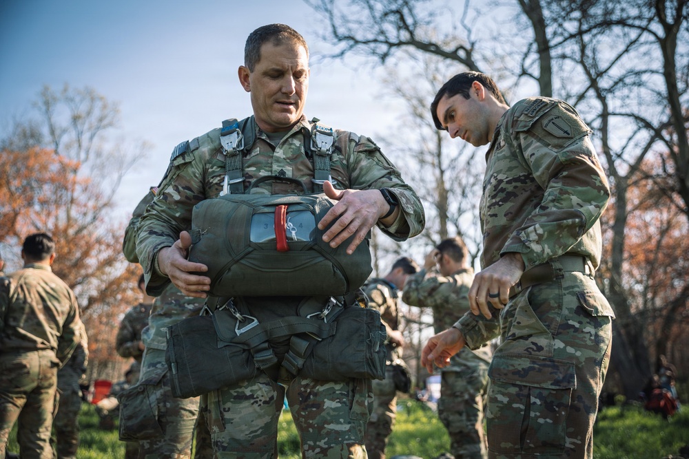 5th Ranger Training Battalion Airborne Jump