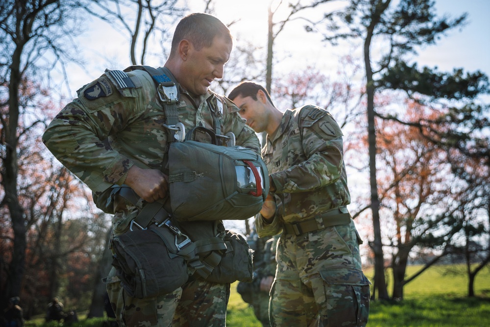 5th Ranger Training Battalion Airborne Jump