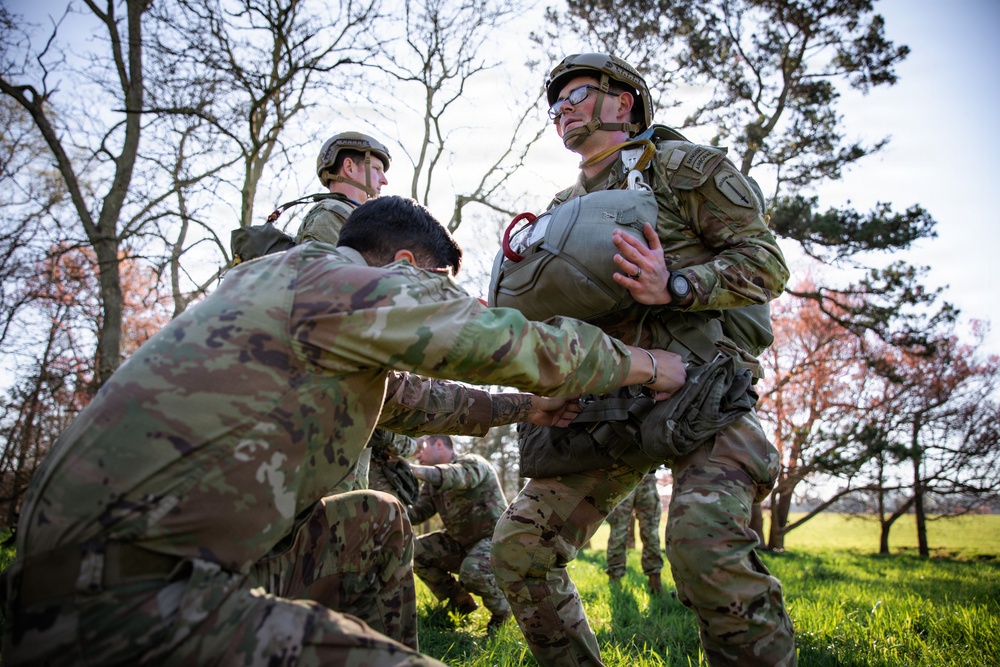 5th Ranger Training Battalion Airborne Jump