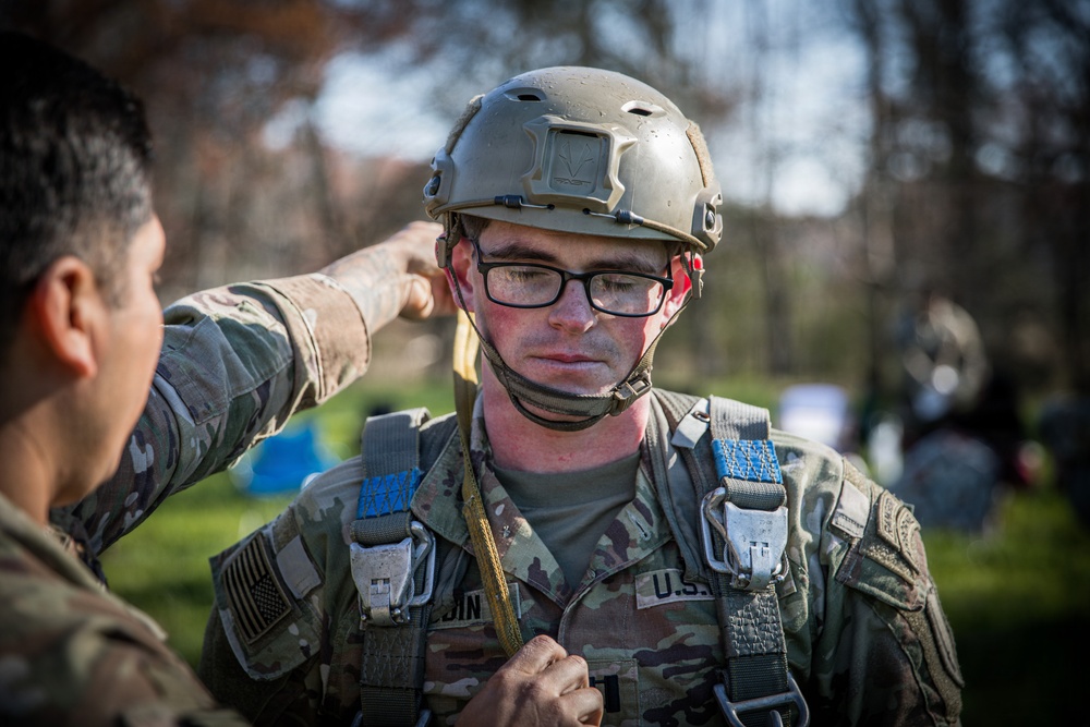 5th Ranger Training Battalion Airborne Jump