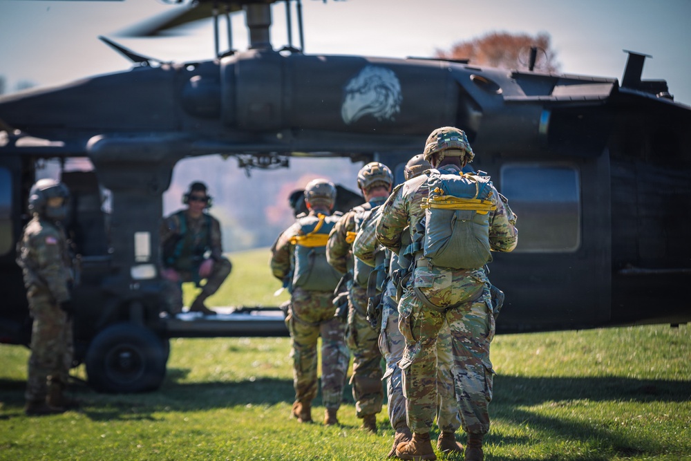 5th Ranger Training Battalion Airborne Jump