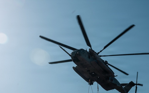 HMH-466, 12th LLB train in external lifts