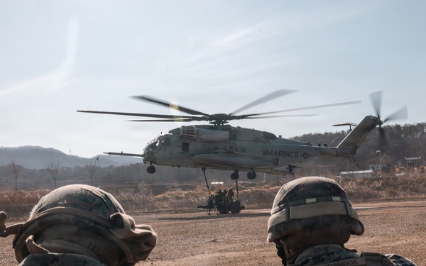 HMH-466, 12th LLB train in external lifts