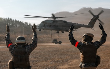 HMH-466, 12th LLB train in external lifts