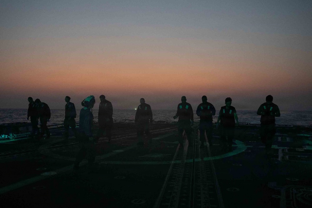 USS Pinckney (DDG 91) Conducts Flight Ops During Operation Epic Fury
