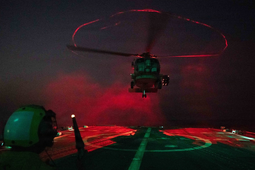 USS Pinckney (DDG 91) Conducts Flight Ops During Operation Epic Fury