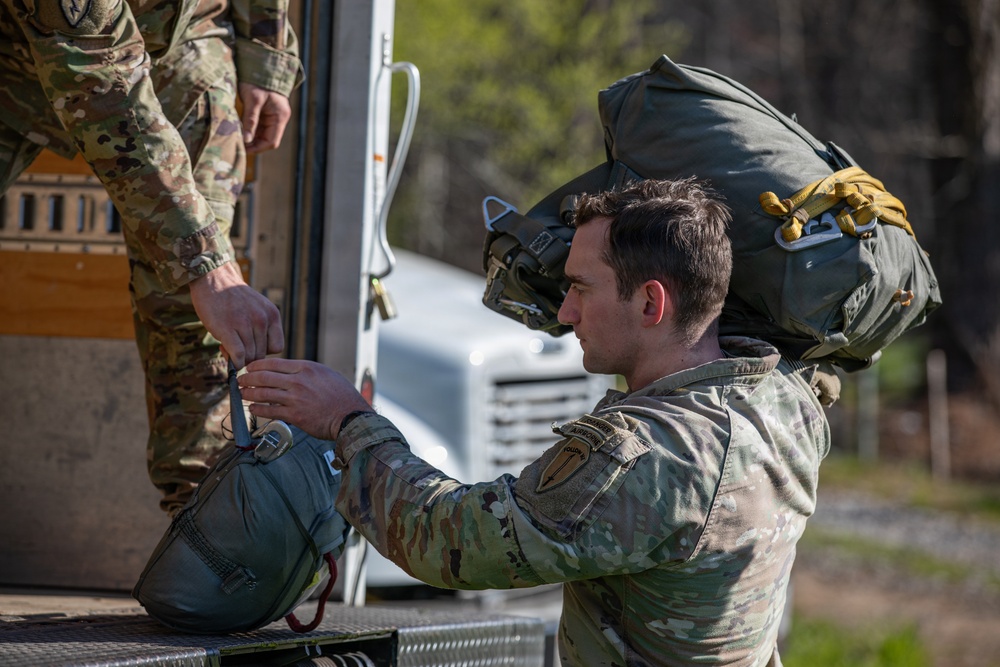 5TH RANGER TRAINING BATTALION AIRBORNE OPERATION
