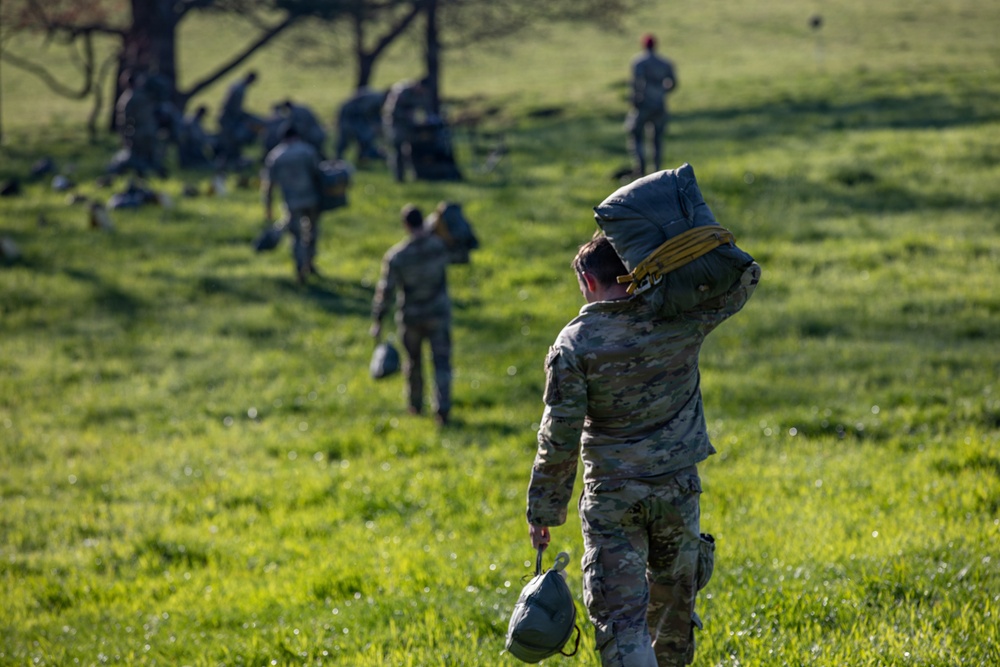 5TH RANGER TRAINING BATTALION AIRBORNE OPERATION