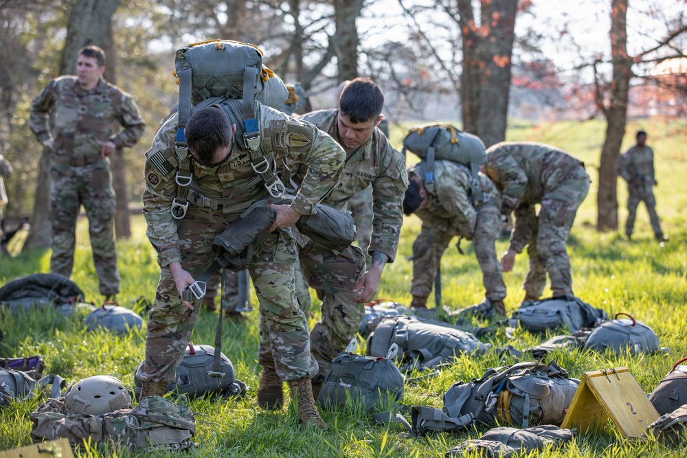 5TH RANGER TRAINING BATTALION AIRBORNE OPERATION