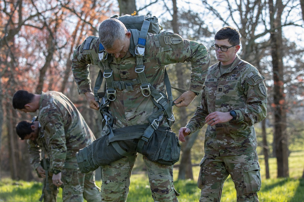 5TH RANGER TRAINING BATTALION AIRBORNE OPERATION