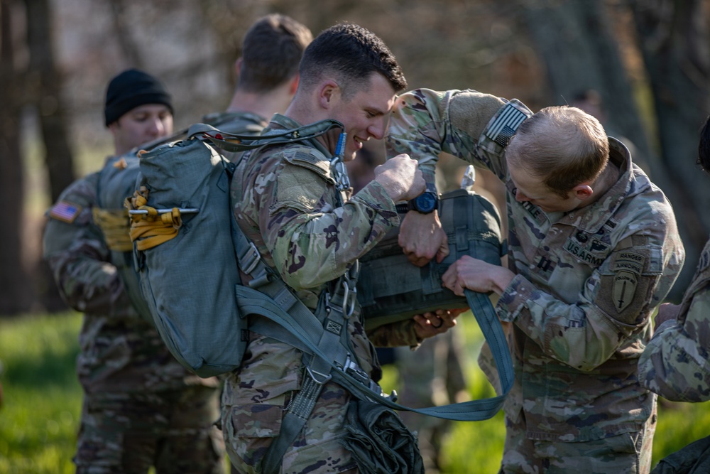 5TH RANGER TRAINING BATTALION AIRBORNE OPERATION