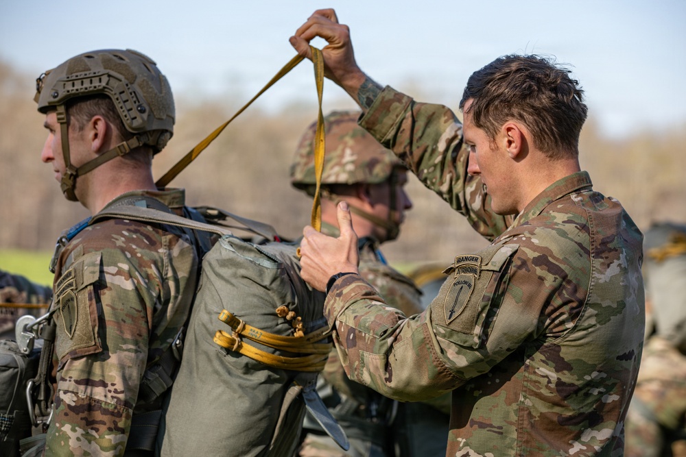 5TH RANGER TRAINING BATTALION AIRBORNE OPERATION