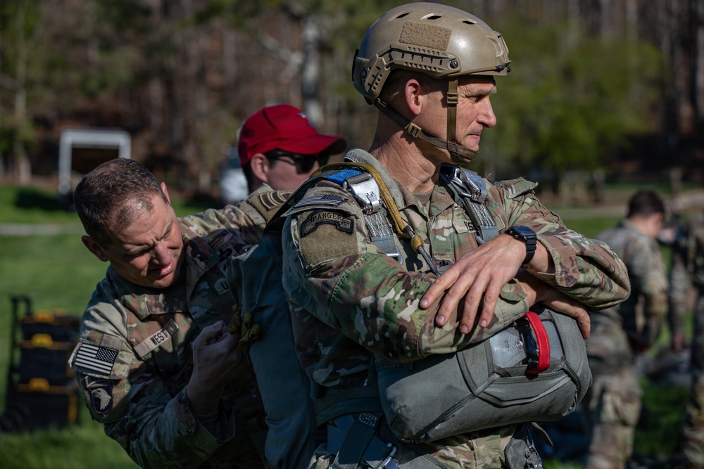 5TH RANGER TRAINING BATTALION AIRBORNE OPERATION