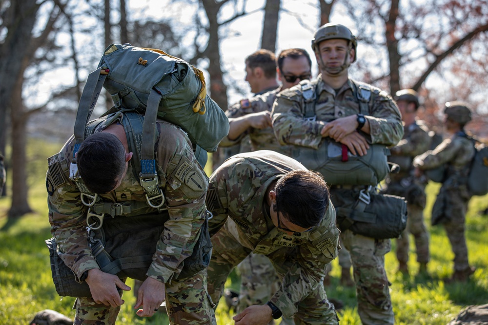 5TH RANGER TRAINING BATTALION AIRBORNE OPERATION