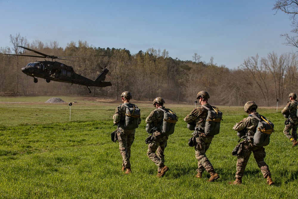 5TH RANGER TRAINING BATTALION AIRBORNE OPERATION