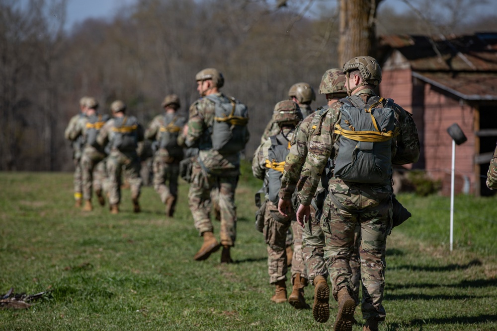 5TH RANGER TRAINING BATTALION AIRBORNE OPERATION