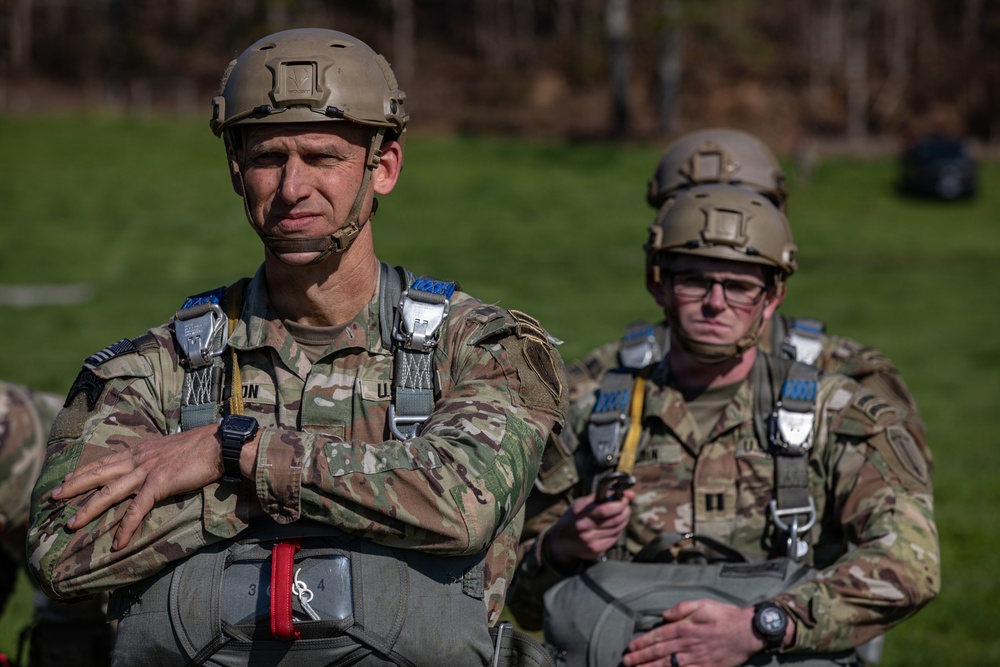 5TH RANGER TRAINING BATTALION AIRBORNE OPERATION