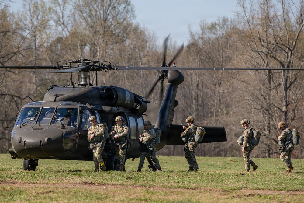 5TH RANGER TRAINING BATTALION AIRBORNE OPERATION