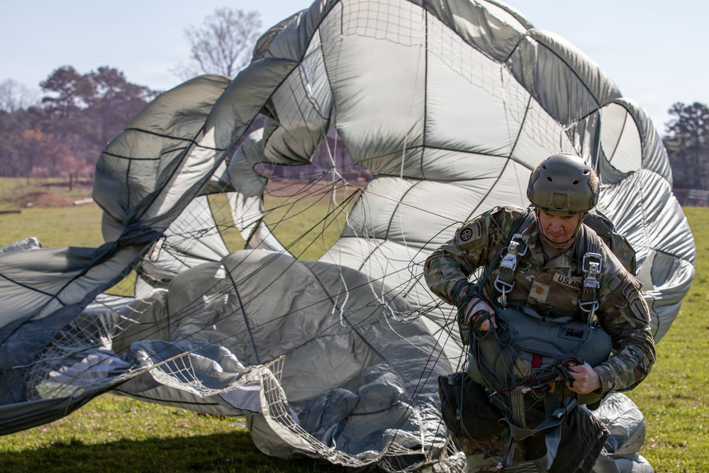 5TH RANGER TRAINING BATTALION AIRBORNE OPERATION