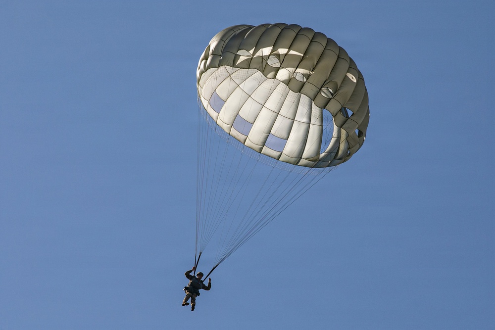 5TH RANGER TRAINING BATTALION AIRBORNE OPERATION