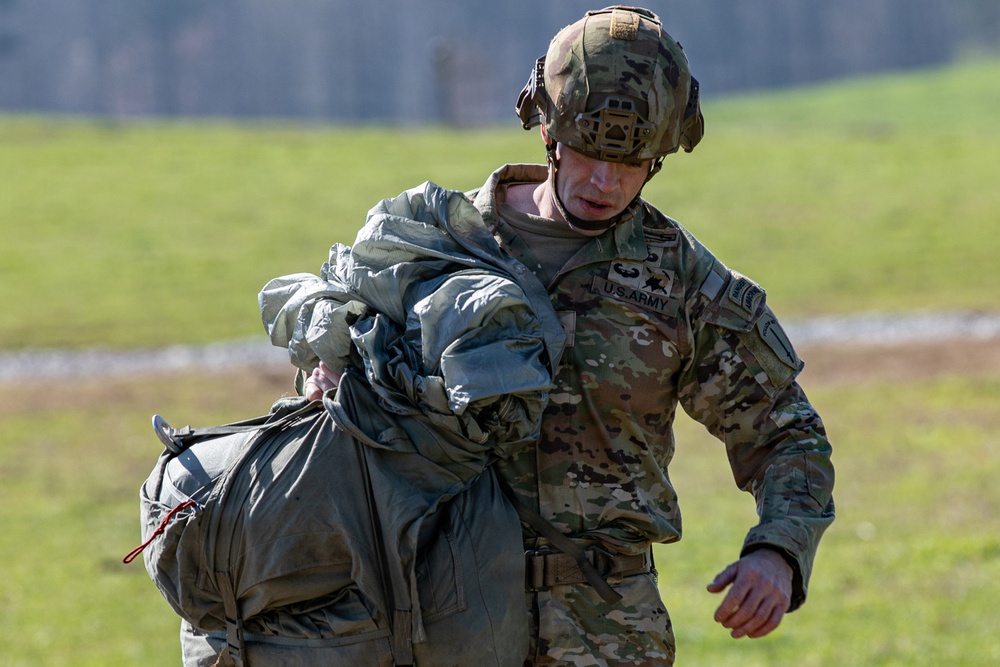 5TH RANGER TRAINING BATTALION AIRBORNE OPERATION