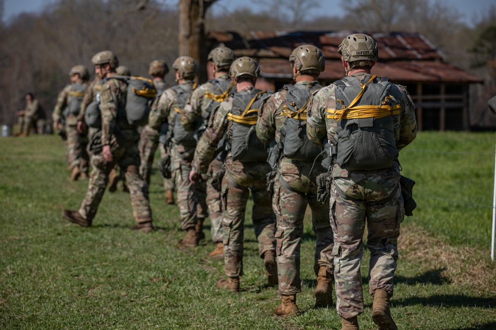 5TH RANGER TRAINING BATTALION AIRBORNE OPERATION