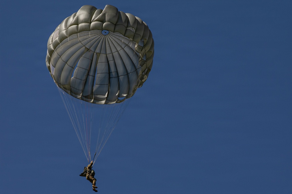 5TH RANGER TRAINING BATTALION AIRBORNE OPERATION