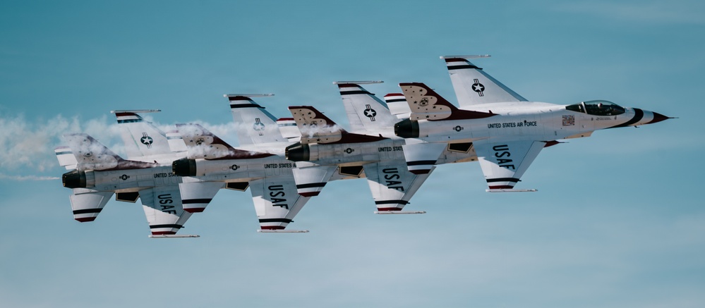Blue Angels and Thunderbirds take to the skies during Luke Days 2026