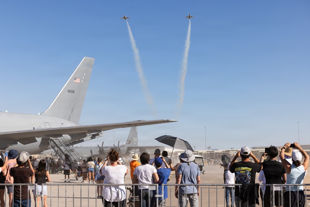 Diamond in the sky: Thunderbirds fly over the Luke Days 2026 airshow