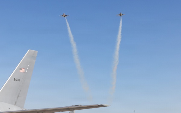 Diamond in the sky: Thunderbirds fly over the Luke Days 2026 airshow