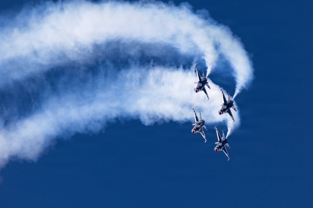Diamond in the sky: Thunderbirds fly over the Luke Days 2026 airshow