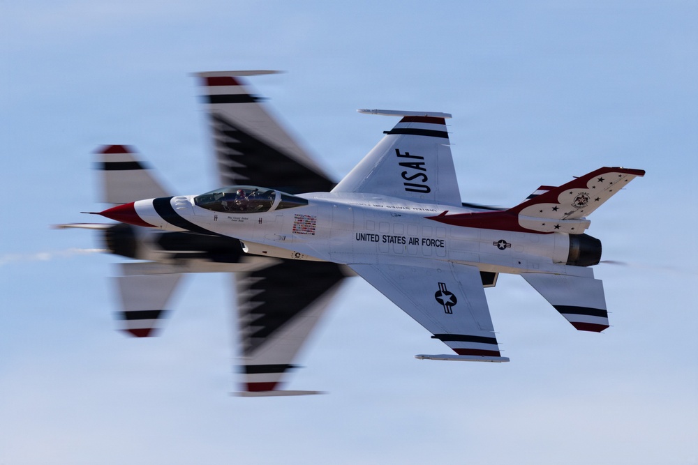 Diamond in the sky: Thunderbirds fly over the Luke Days 2026 airshow