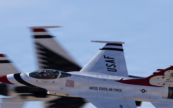 Diamond in the sky: Thunderbirds fly over the Luke Days 2026 airshow