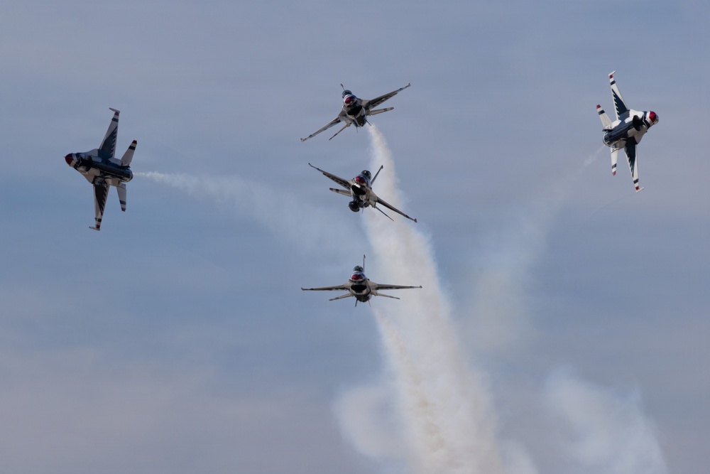 Diamond in the sky: Thunderbirds fly over the Luke Days 2026 airshow